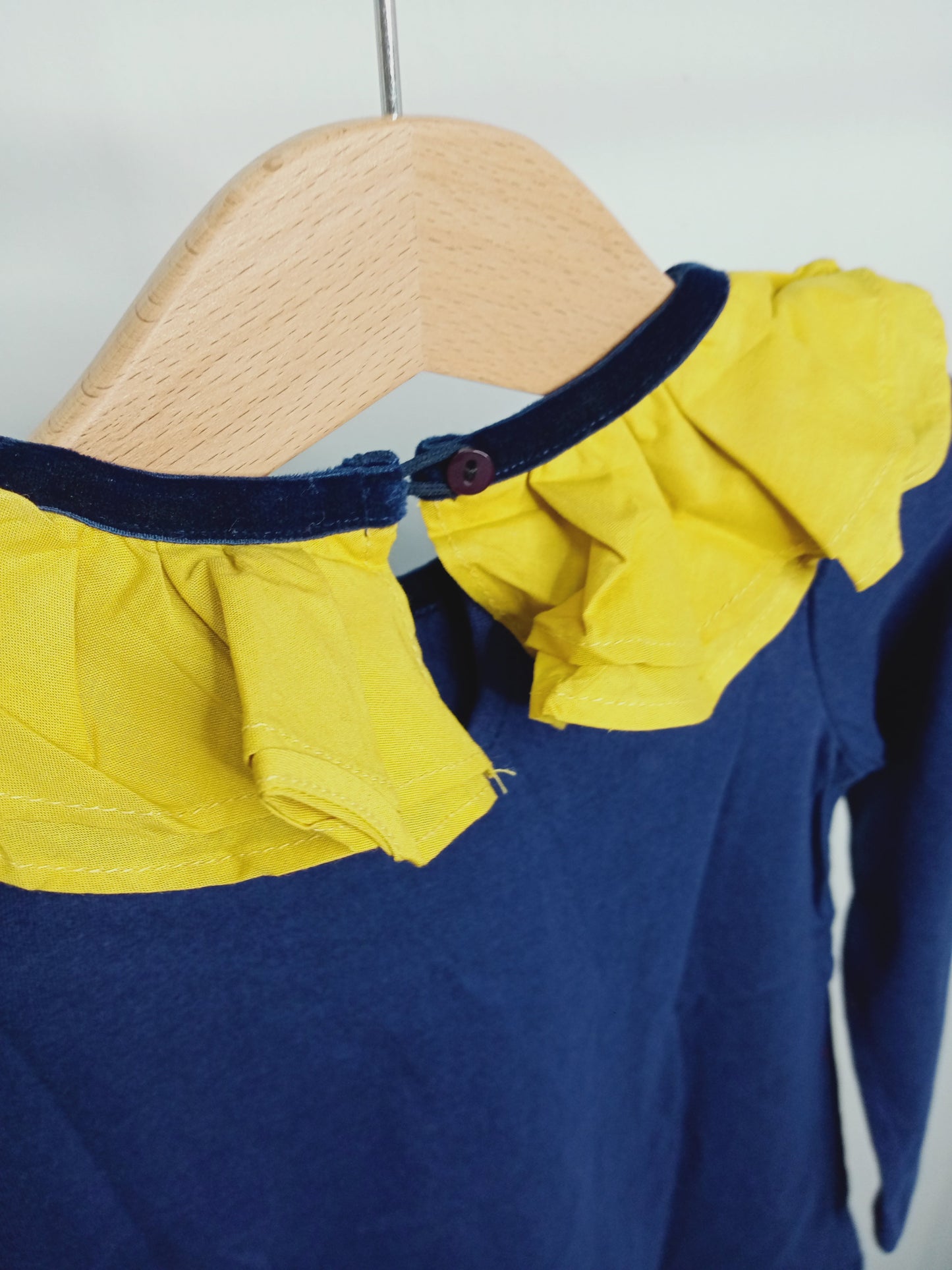 Girl Black Long Sleeve Top - Yellow Collar ( Made in Korea)