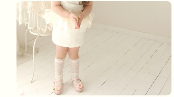 Deluxe  Aroa Cream Skirt ( Made in Korea)