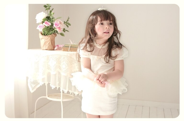 Deluxe  Aroa Cream Skirt ( Made in Korea)